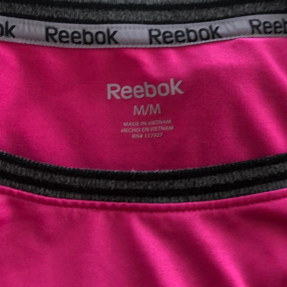 NWOT Reebok Running Top - Picture 3 of 3